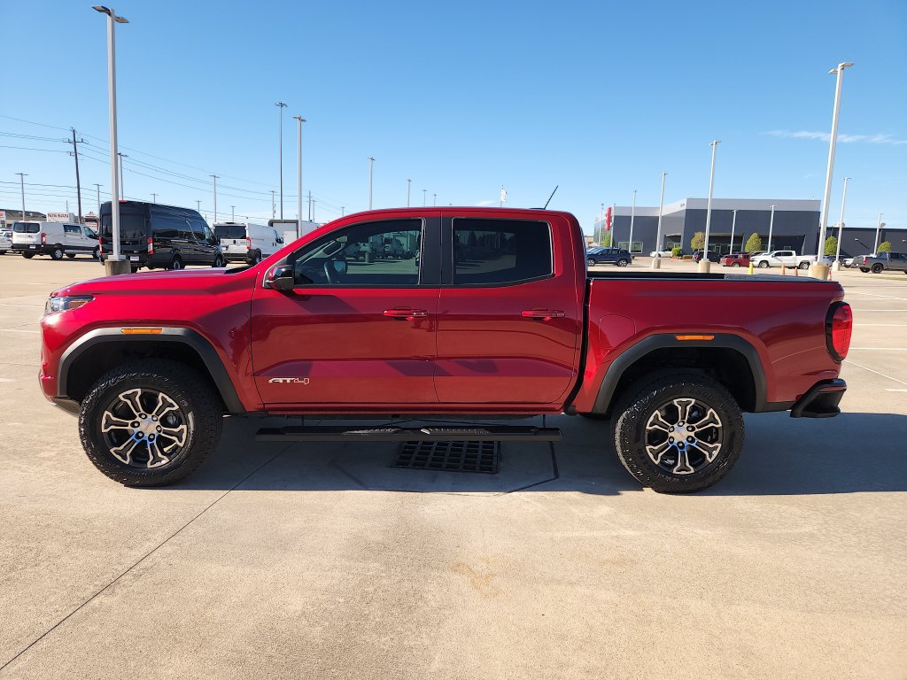 Used 2024 GMC Canyon AT4 w/ Technology Package AWD/4WD image 8