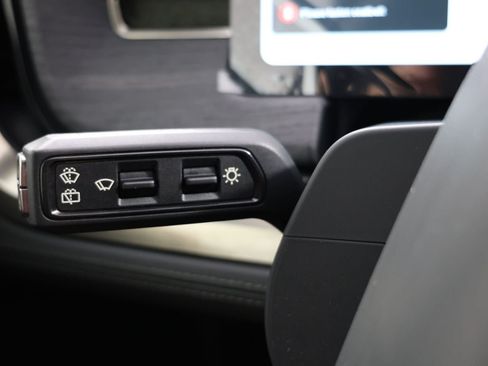 Used 2025 Rivian R1S Adventure AWD/4WD image 26