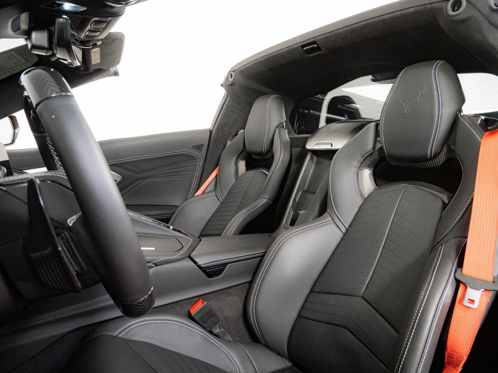 Used 2024 Chevrolet Corvette Z06 RWD image 5