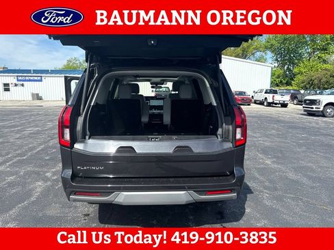 Used 2025 Ford Expedition Platinum AWD/4WD image 6