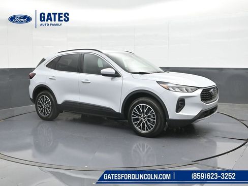 New 2025 Ford Escape SE image 4