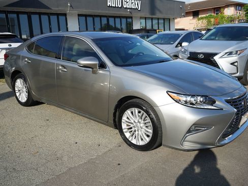 Used 2017 Lexus ES 350 FWD image 3