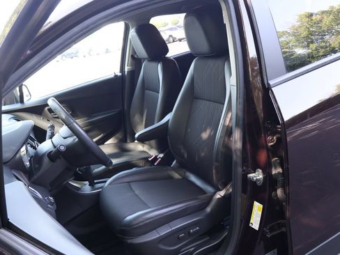 Certified 2022 Chevrolet Trax LT w/ LT Convenience Package AWD/4WD image 30