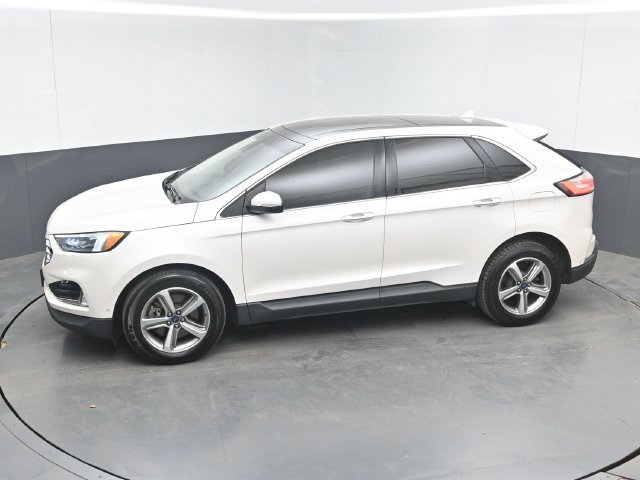 Used 2019 Ford Edge Titanium w/ Equipment Group 301A AWD/4WD image 35