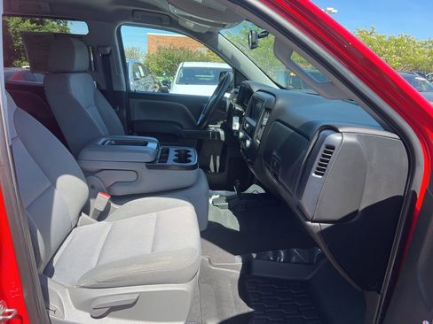 Used 2018 Chevrolet Silverado 1500 Custom w/ Custom Value Package AWD/4WD image 24