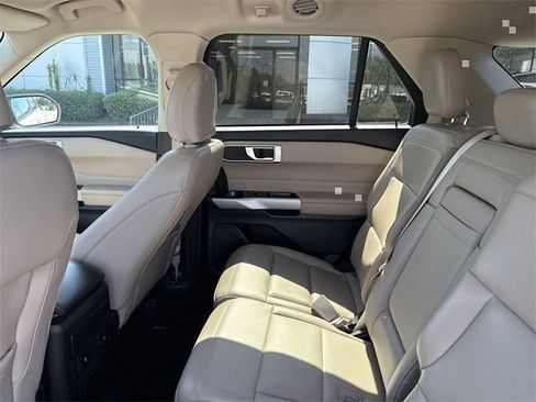 Certified 2024 Ford Explorer XLT w/ Equipment Group 202A image 5