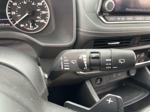 Used 2024 Nissan Rogue SV AWD/4WD image 29
