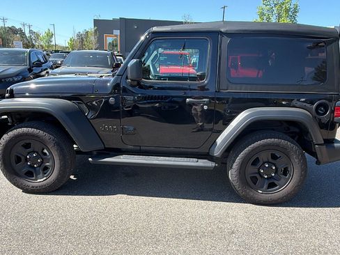 Used 2025 Jeep Wrangler Sport image 11