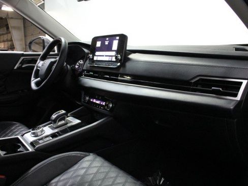 Used 2022 Mitsubishi Outlander SEL image 20