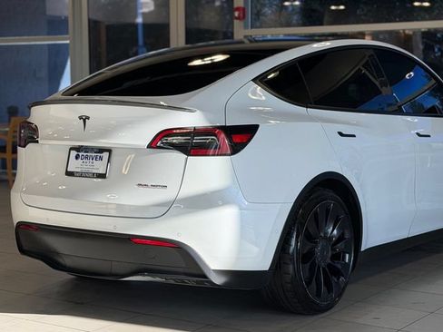 Used 2022 Tesla Model Y Performance AWD/4WD image 11