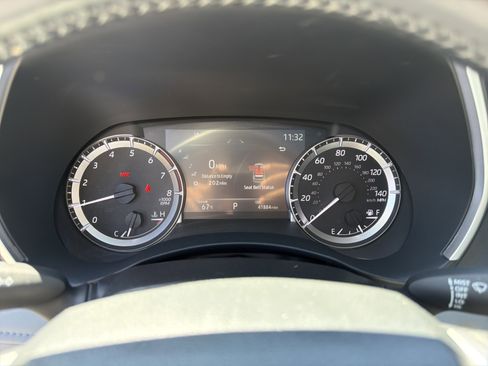 Used 2023 Toyota Highlander XLE image 28