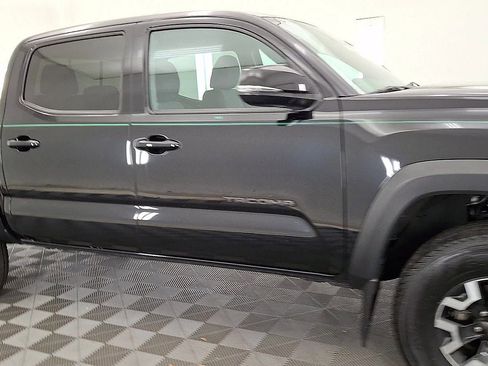 Certified 2021 Toyota Tacoma TRD Off-Road image 6