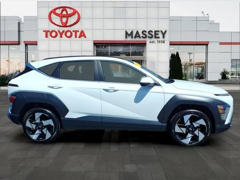Used 2024 Hyundai Kona Limited AWD/4WD image 2