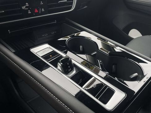 Certified 2026 Volkswagen Atlas SE FWD image 30