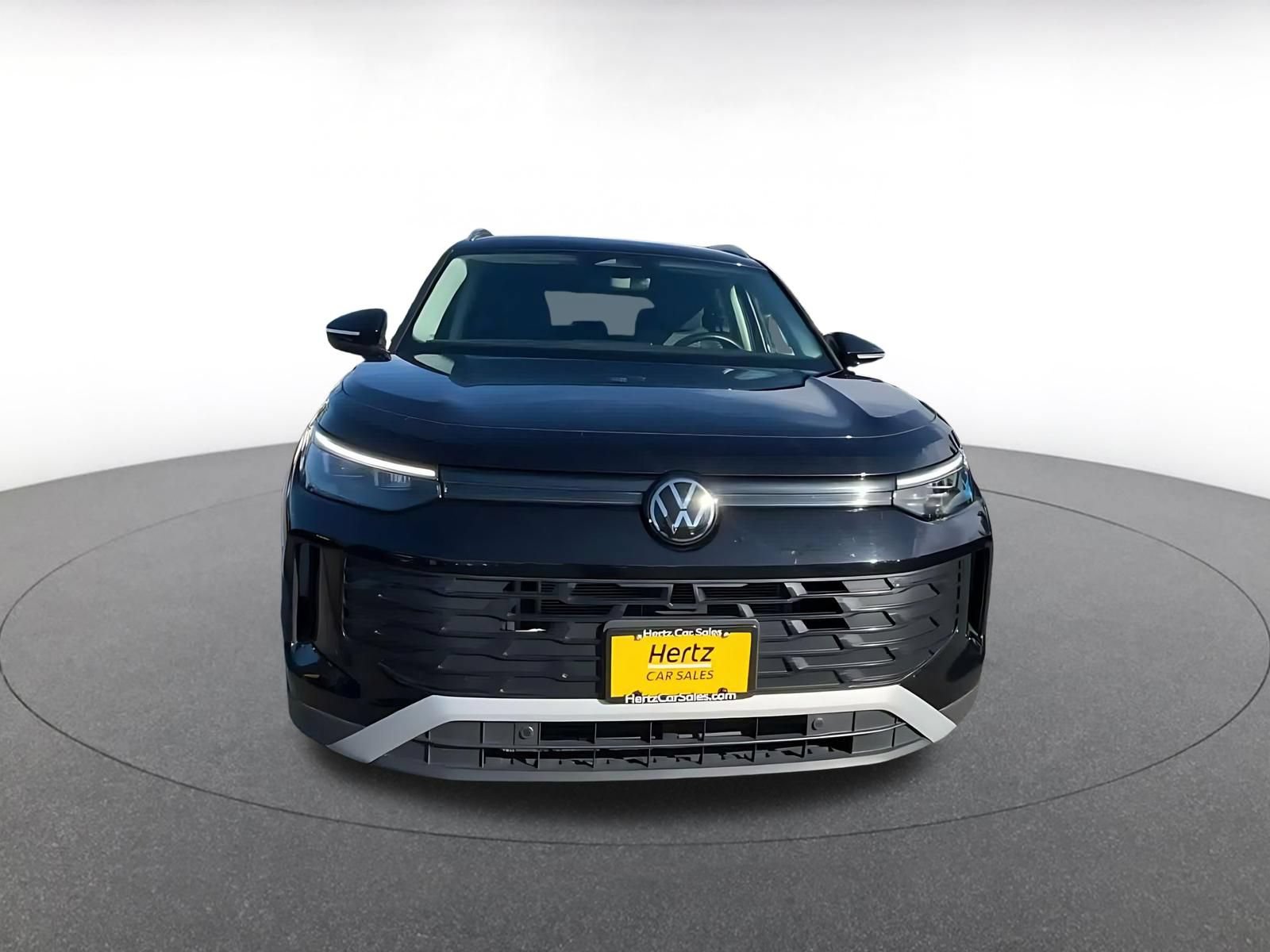 Used 2026 Volkswagen Tiguan SE AWD/4WD image 4