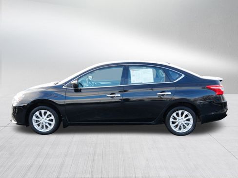 Used 2017 Nissan Sentra S w/ S Style Package image 4