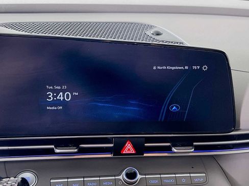 Used 2024 Hyundai Elantra SEL image 13