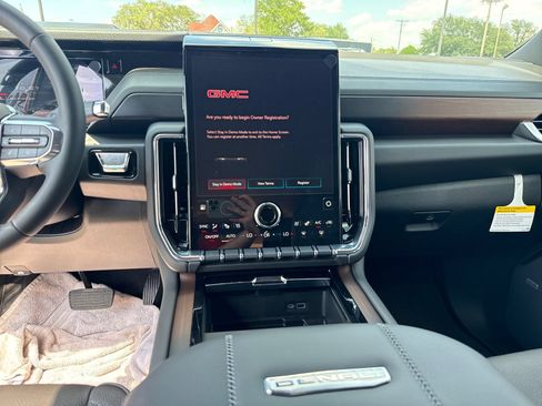 New 2026 GMC Yukon Denali AWD/4WD image 29