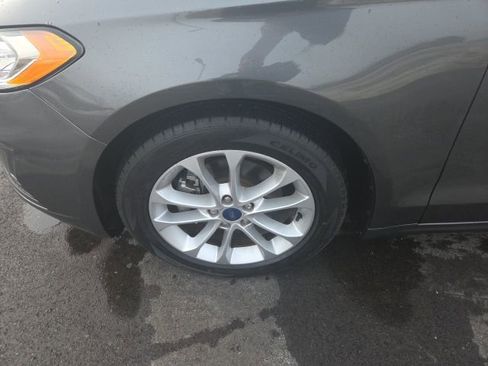 Used 2020 Ford Fusion SE image 10
