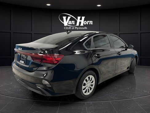 Used 2022 Kia Forte Sedan FWD image 7