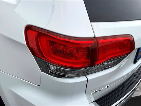 Used 2019 Jeep Grand Cherokee Limited w/ Luxury Group II AWD/4WD image 25