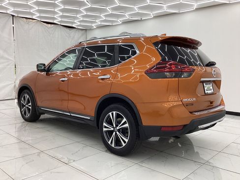 Used 2018 Nissan Rogue SL w/ Premium Package AWD/4WD image 12