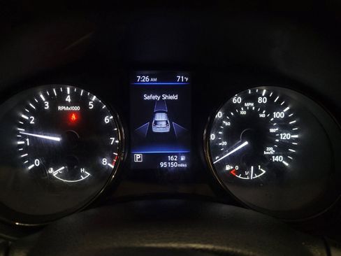 Used 2018 Nissan Rogue SV image 23