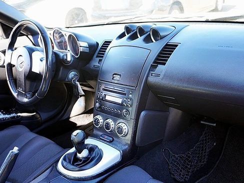 Used 2006 Nissan 350Z Base 2dr Coupe w/ (N93) Cargo Convenience Pkg image 12