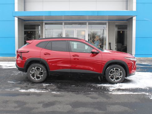 New 2026 Chevrolet Trax LT image 3