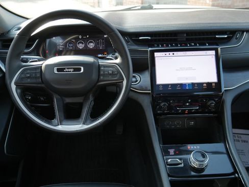 Used 2021 Jeep Grand Cherokee L Limited AWD/4WD image 23
