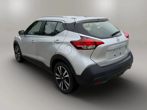 Used 2019 Nissan Kicks SV FWD image 5