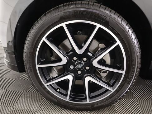 Certified 2026 Land Rover Range Rover Velar Dynamic SE image 31