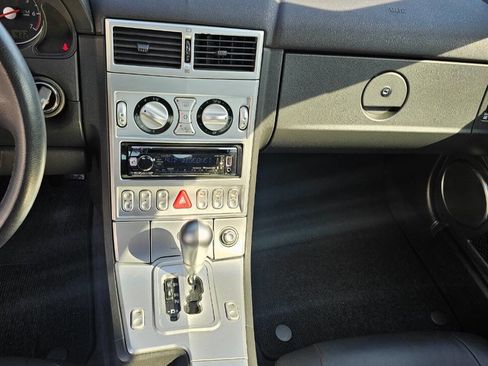 Used 2006 Chrysler Crossfire Limited RWD image 13