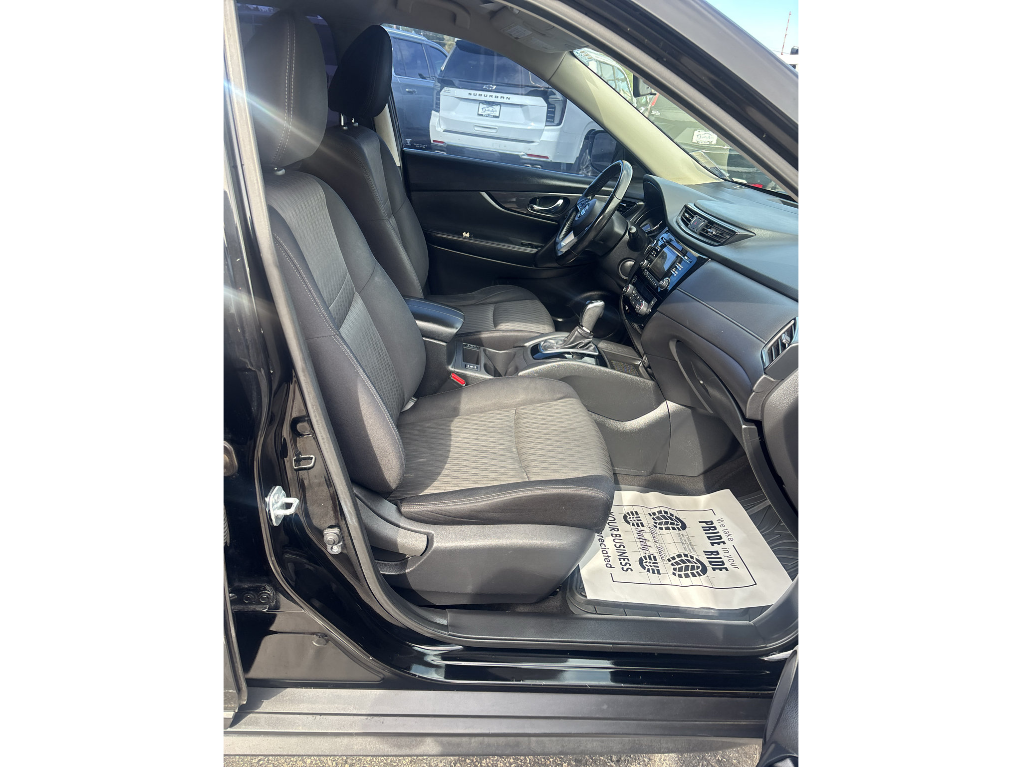 Used 2017 Nissan Rogue SV FWD image 14