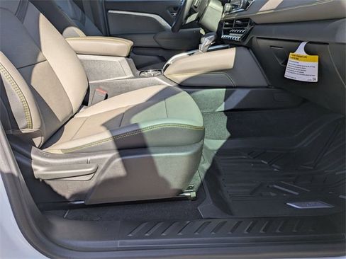 New 2025 Chevrolet Colorado ZR2 w/ Technology Package image 37