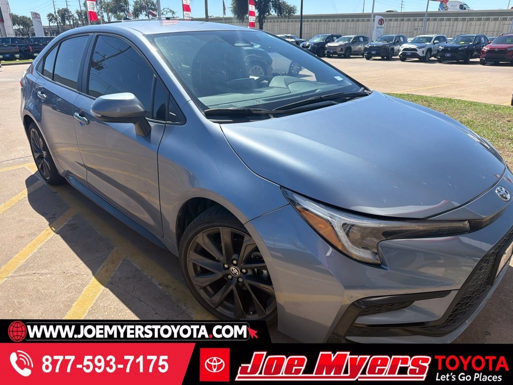 Used 2025 Toyota Corolla SE FWD image 1