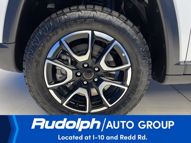 Used 2025 Jeep Compass Trailhawk w/ Trailer Tow Group AWD/4WD image 11