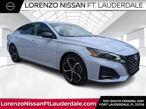 Certified 2024 Nissan Altima 2.5 SR image 1