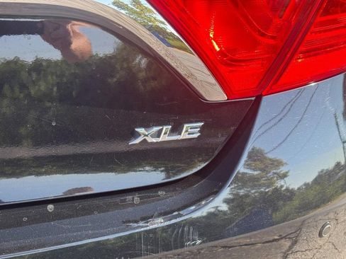 Used 2017 Toyota Camry XLE w/ Advanced Technology Package FWD image 6
