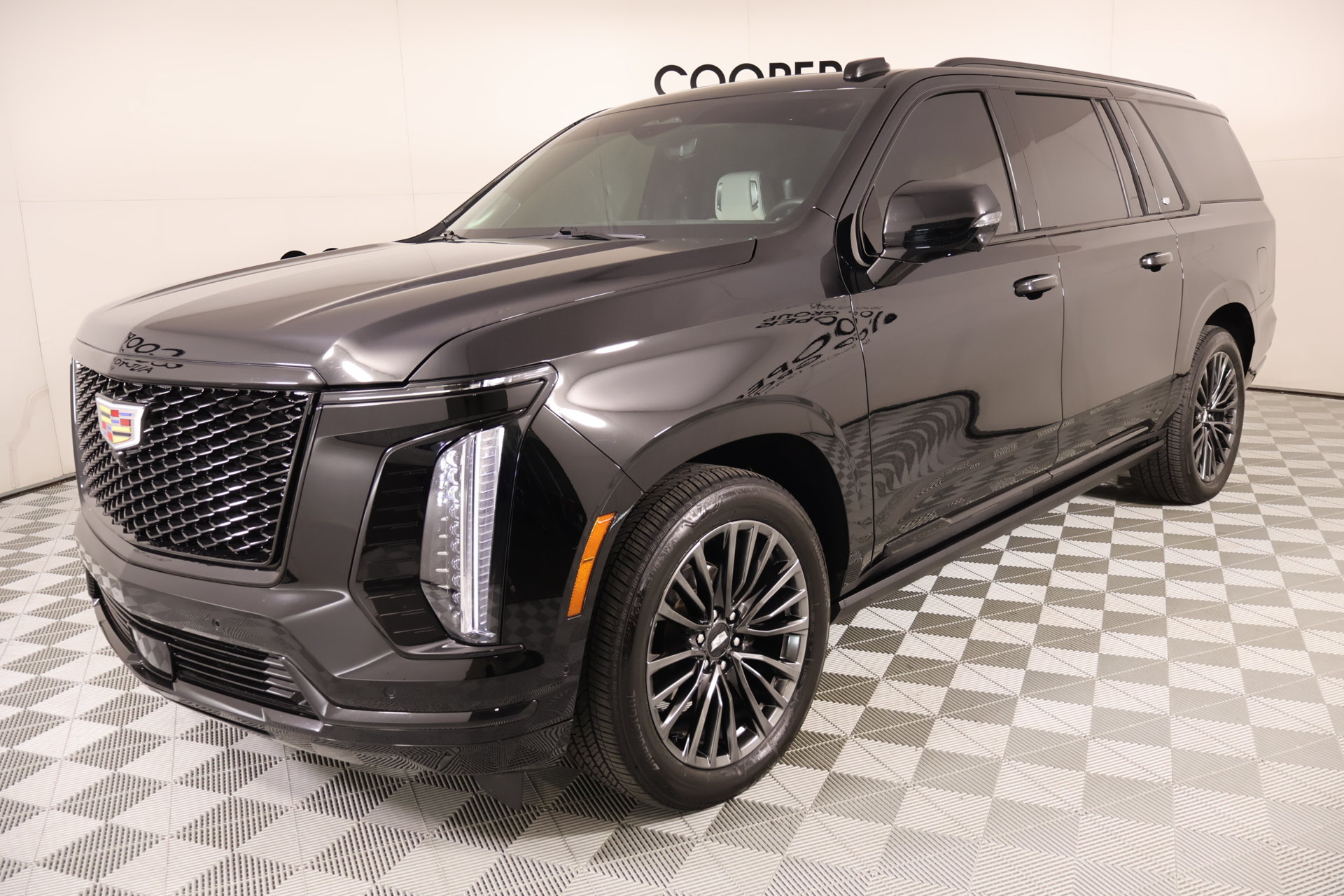 Used 2025 Cadillac Escalade ESV Sport Platinum w/ LPO, Floor Liner Package AWD/4WD image 11
