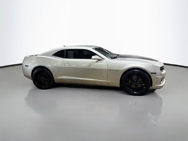 Used 2010 Chevrolet Camaro SS w/ RS Package RWD image 6