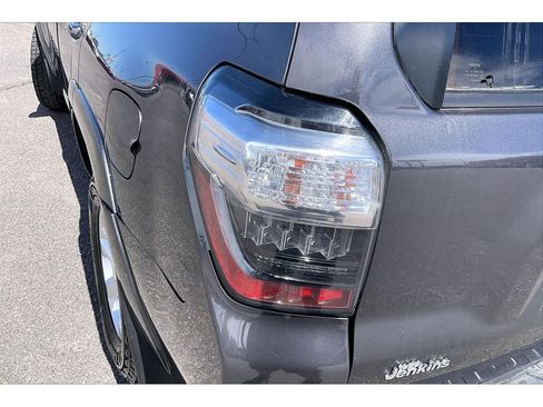 Used 2020 Toyota 4Runner SR5 Premium w/ Moonroof Package AWD/4WD image 30