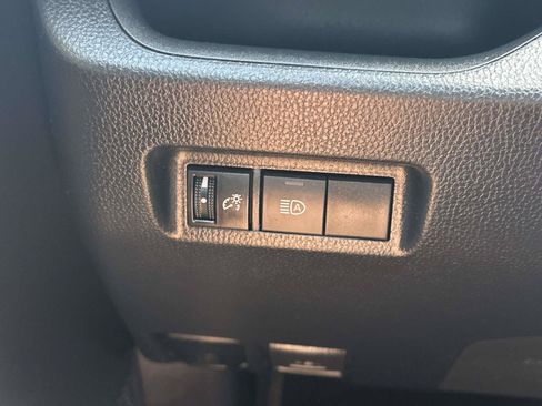 Used 2019 Toyota RAV4 XLE FWD image 22