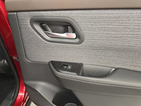 Used 2021 Nissan Rogue SV FWD image 14