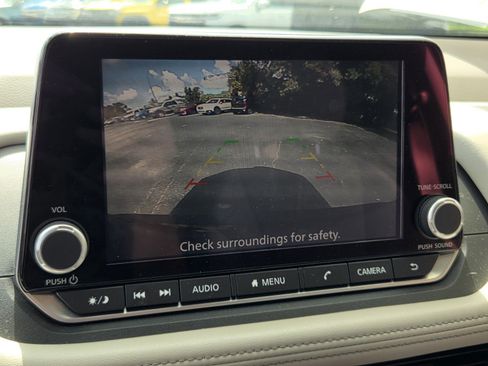Used 2023 Nissan Rogue SV FWD image 26