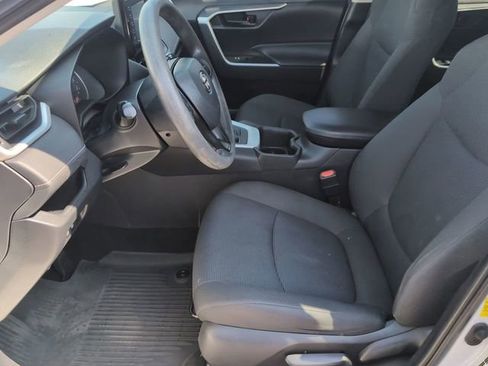 Used 2022 Toyota RAV4 LE AWD/4WD image 17