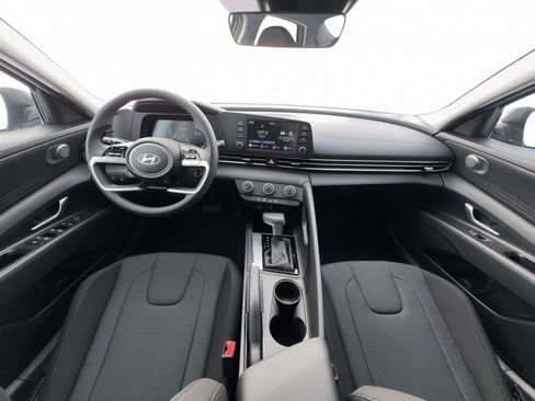 New 2026 Hyundai Elantra SE FWD image 13
