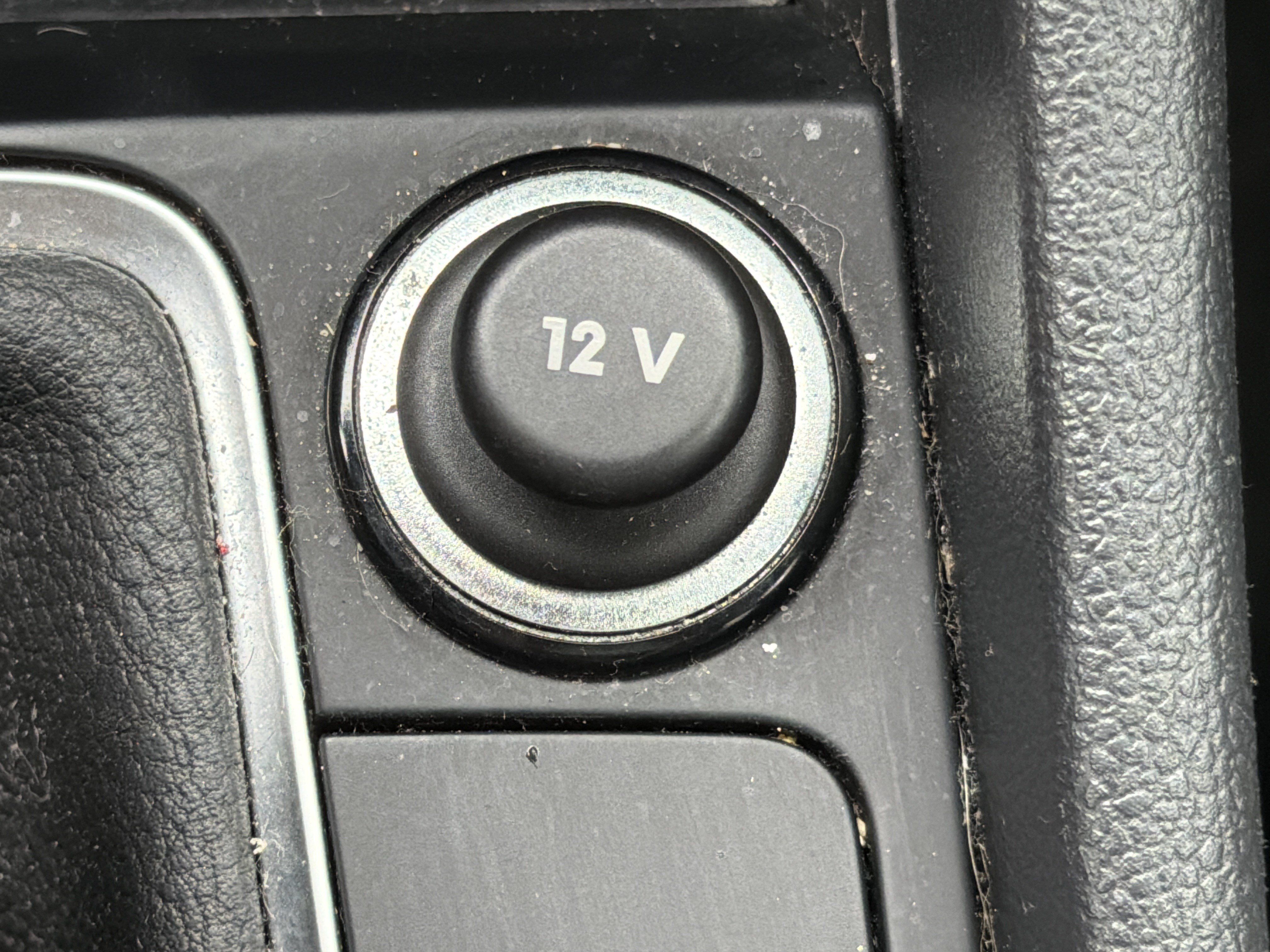 Used 2023 Volkswagen Jetta SE FWD image 8