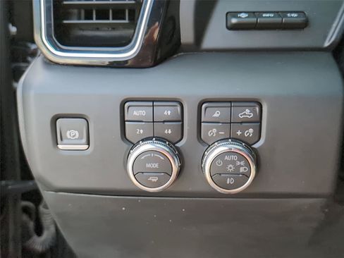 Used 2023 GMC Sierra 1500 Denali Ultimate AWD/4WD image 32