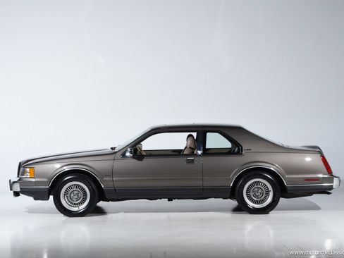 Used 1988 Lincoln Mark VII LSC RWD image 7